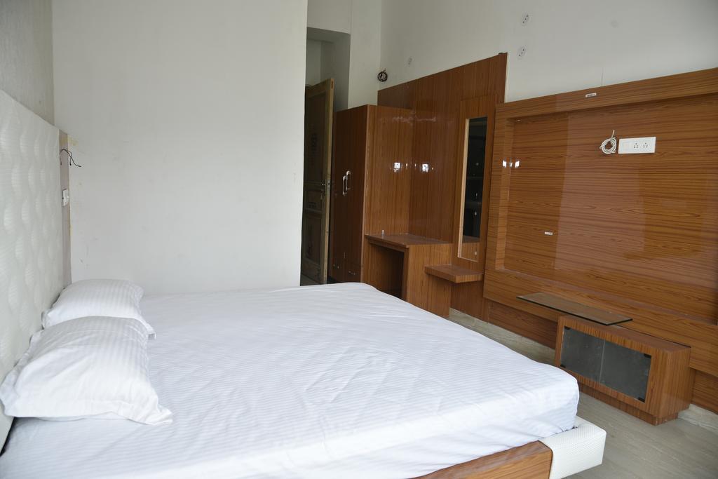 Hill Paradise Hotel Nagchala Habitación foto